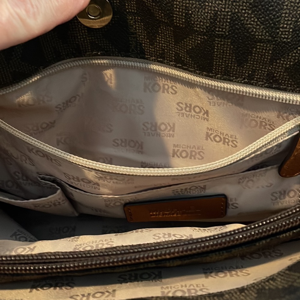 Pocketbook - Picture 5 of 5